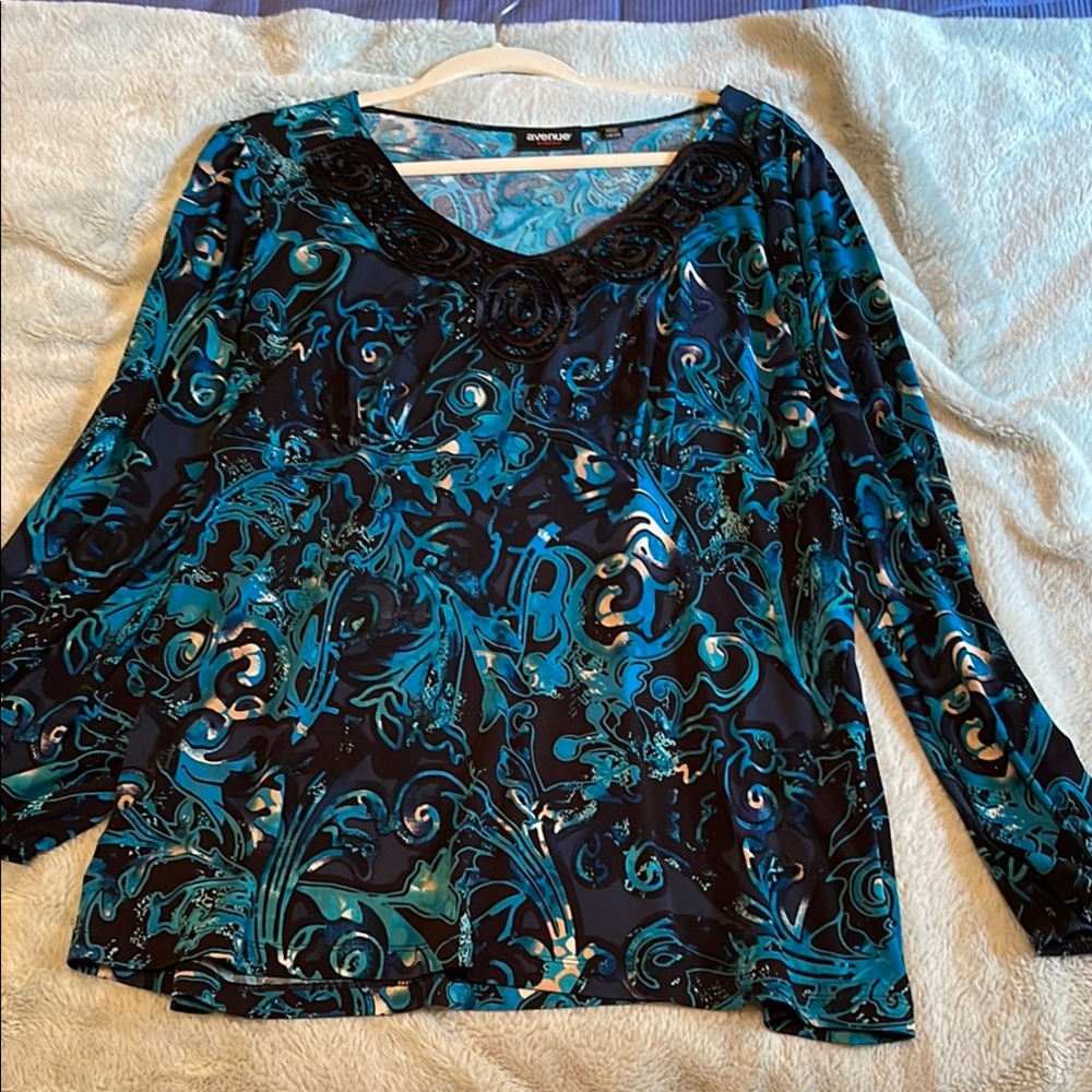 Avenue's Blue Patterned Women's Top